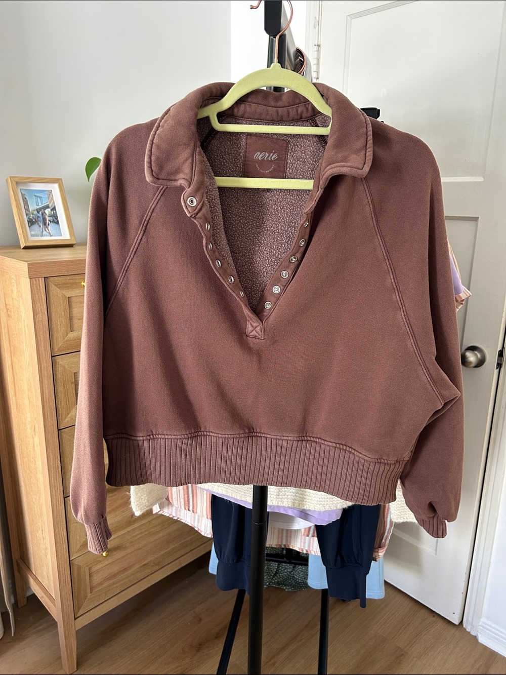 Aerie cropped Sweater. Size XS. PTP 22”. Functional snap front buttons. GUC